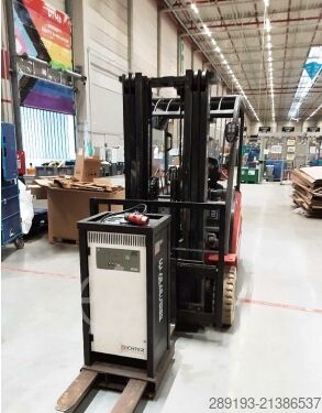 Viljuškar sa prednjim utovarivačem Manitou ME 430 3,0 t Elektro