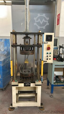 Ligne de production de moteurs électriques type 71-90 Changzhou Jinkang precision Coil winding  RX02