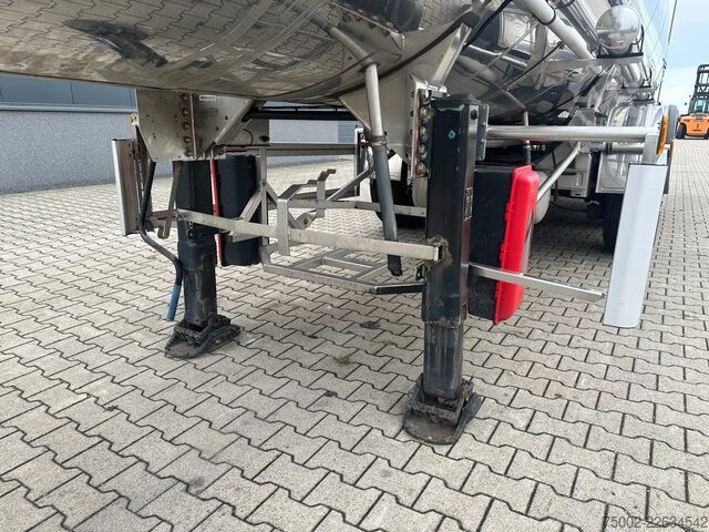 Voedseltanker Magyar SRMAGD LEBENSMITTEL / 31.000L / 3 KAMMER / LEER...