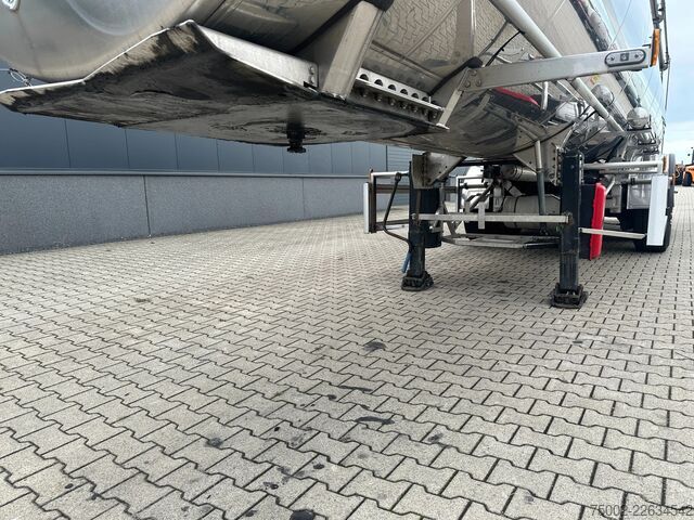 Voedseltanker Magyar SRMAGD LEBENSMITTEL / 31.000L / 3 KAMMER / LEER...