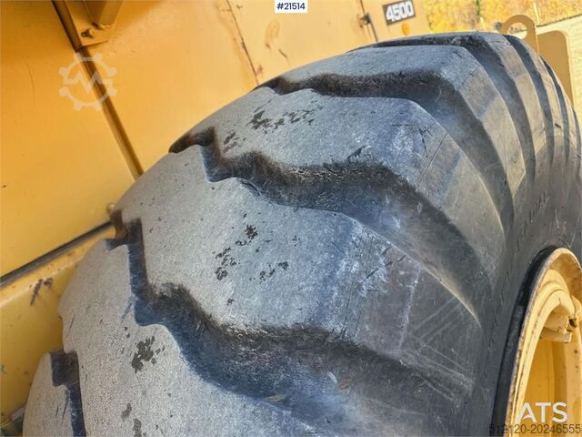 Hjullaster Volvo BM 4500 wheel loader w/ scale and bucket. WATCH VIDEO