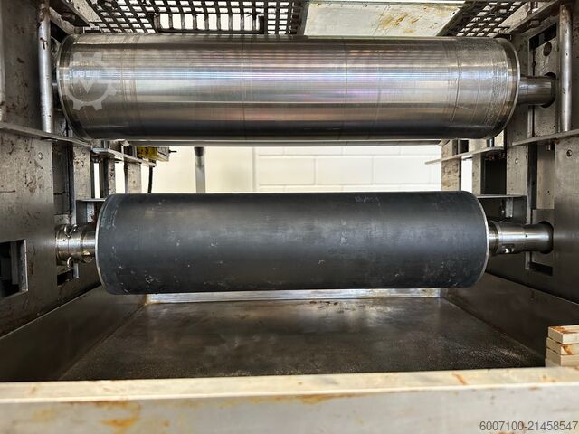 Walzenauftrag-von-fluessigen-medien-oel-1 Axel Wirth Maschinen DWO450