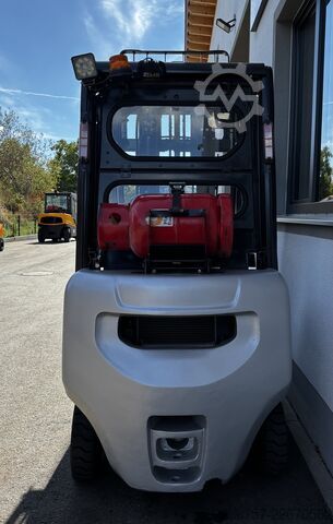 Xe nâng TCM FG18