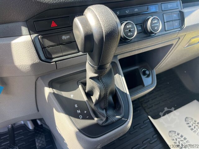 Minibus VW CRAFTER 2.0 TDI 9 SITZER AUTOMATIK KLIMAAUTO PDC