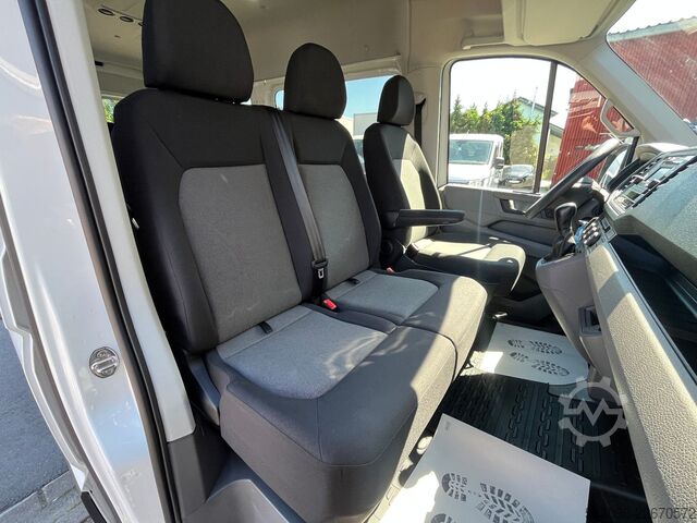 Minibus VW CRAFTER 2.0 TDI 9 SITZER AUTOMATIK KLIMAAUTO PDC