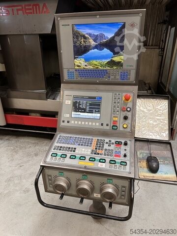 مركز تشغيل خماسي المحاور OMV Estrema 2100