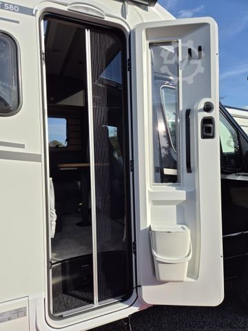 Halvintegreret autocamper HYMER/ERIBA ML-T 580 190 PS / AHK abnehmbar / Allrad / 4,1 t