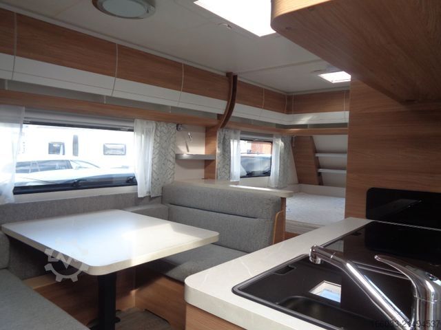 Rulotă HOBBY de luxe 560 KMFe *Markise*Vorzelt*