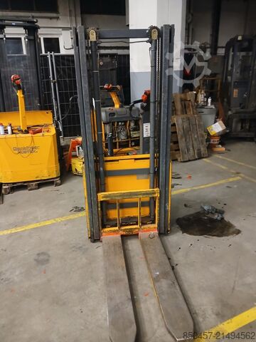 Палетни слагачи Genkinger EGV12