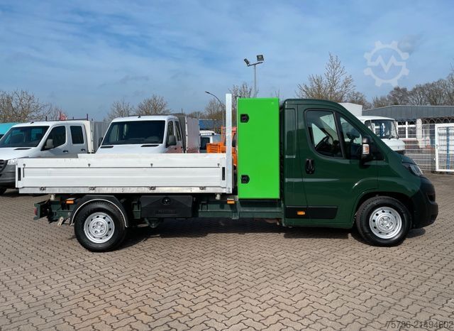 Tippbil skåpbil PEUGEOT Boxer Kipper/ 121kw/ Staukasten/ AHK 3.0t/ AC