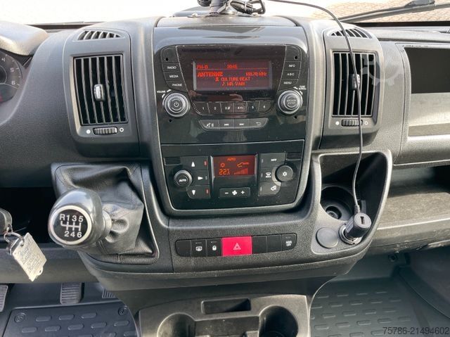 Tippbil skåpbil PEUGEOT Boxer Kipper/ 121kw/ Staukasten/ AHK 3.0t/ AC