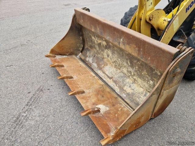 Încărcător pe roți Komatsu WA70-5