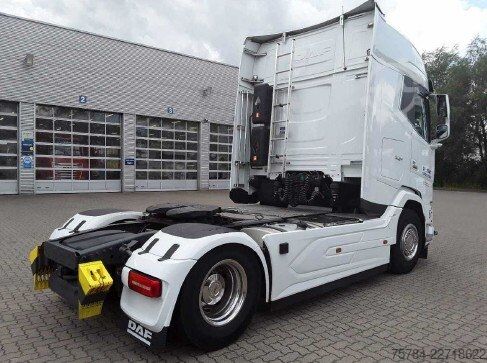 Standardni tegljač DAF 530 XG+  RETARDER, ALU, TANK 1.180 L, MIETKAUF MGL.