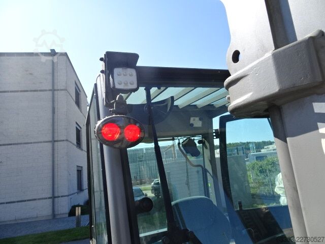 Electric 4-wheel forklift Jungheinrich EFD 435s