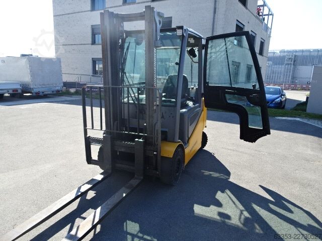 Electric 4-wheel forklift Jungheinrich EFD 435s