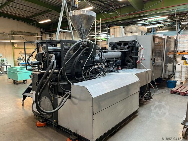 Sandretto injection moulding 300 T 