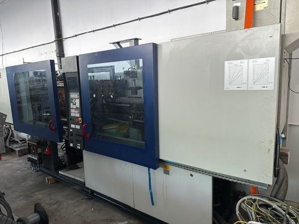 Mašina za injekcijsko prešanje Ferromatik Milacron K110D-S/2F