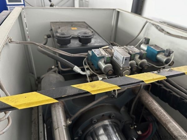 Mašina za injekcijsko prešanje Ferromatik Milacron K110D-S/2F