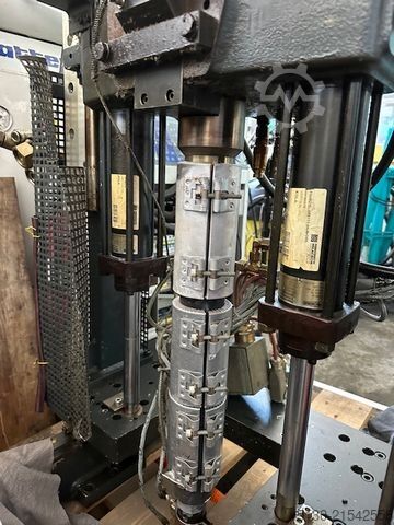 Mašina za injekcijsko prešanje Ferromatik Milacron K110D-S/2F