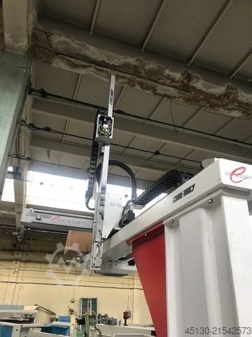 Mašina za injekcijsko prešanje Ferromatik Milacron Magna T(MTs) 150-450