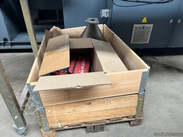 Mašina za injekcijsko prešanje Ferromatik Milacron Magna T(MTs) 150-450