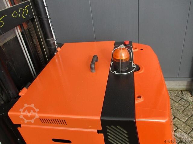 High lifting order picker TOYOTA OME 100M