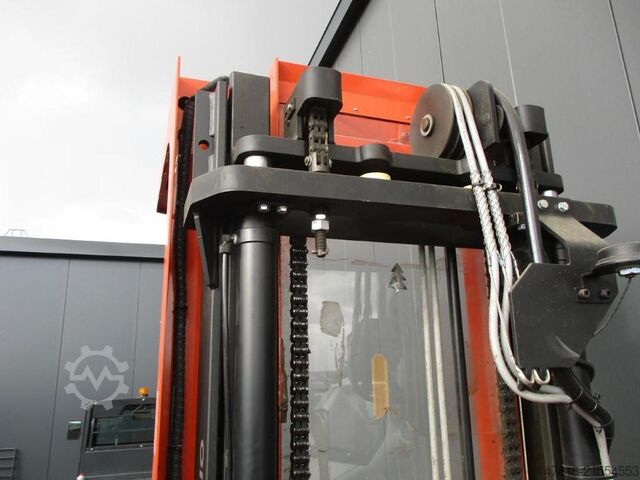 High lifting order picker TOYOTA OME 100M