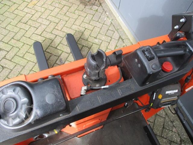 High lifting order picker TOYOTA OME 100M