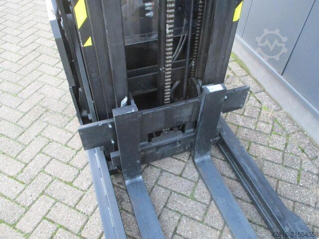 High lifting pallet truck TOYOTA SWE120XR