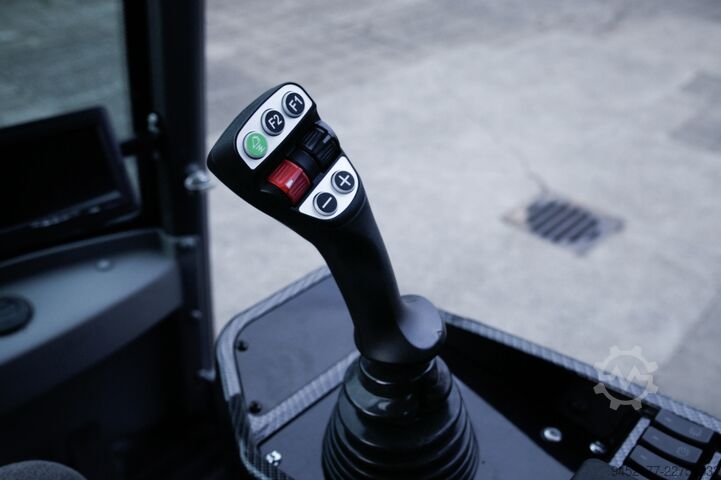 Cargador HZM 816-T Profi Yunnei 65PS