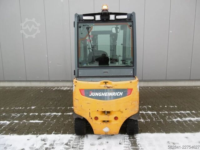 Chariot élévateur électrique 4 roues JUNGHEINRICH EFG 430k-290 ZT