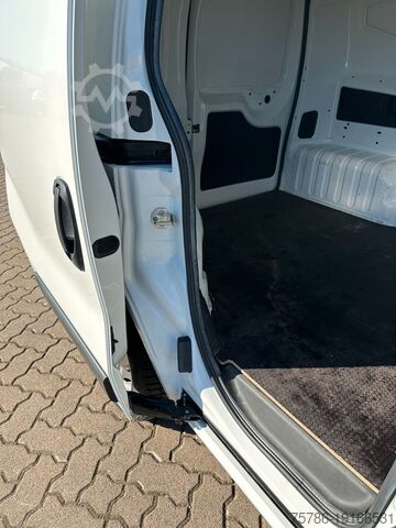 Kassevogn FIAT Fiorino KA/ Heckflügelt/ AC/ Dachträger/