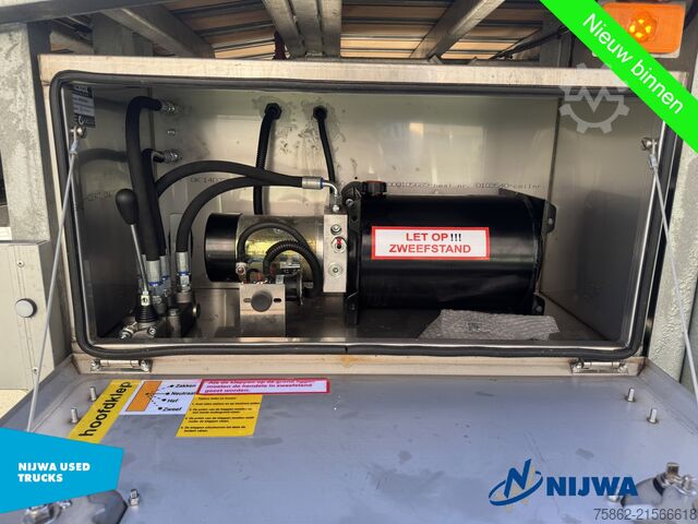 Стандарт-СЗМ Renault D 250 4x2 Oprijwagen + Trekhaak