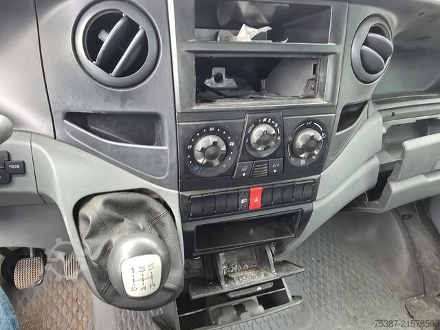 Furgoneta caja iveco Daily 35