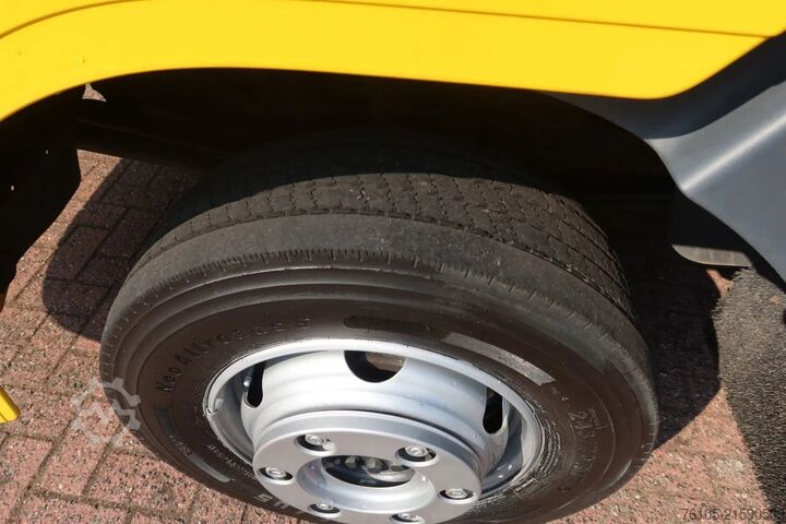 Vyprosťovacie vozidlo Mercedes-Benz Atego 1221 L Takelwagen 6 persoons