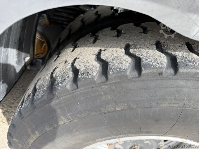 Miešačka betónu na podvozku Iveco TRAKKER 450