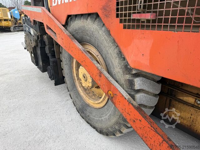 Kolesový finišer asfaltu Dynapac F121-6W