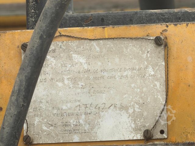 Kolesový finišer asfaltu Dynapac F121-6W