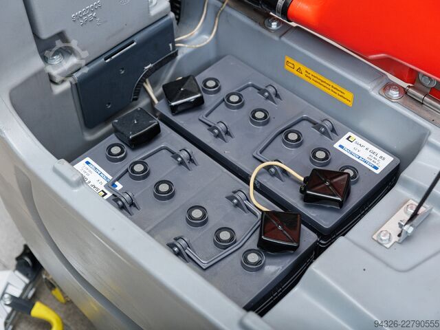Hako Scrubmaster B30 TB430 JAUNA BATERIJA Hako Hakomatic B30 TB430 - 2010y - 2303h