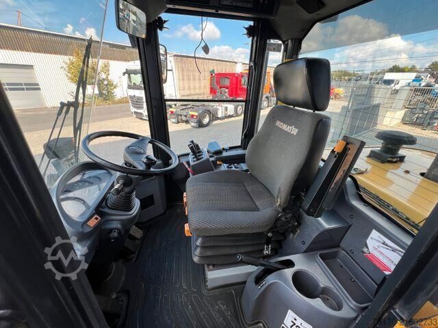 Yükleyici Komatsu WA 250 PT - 5H / 12.390h /