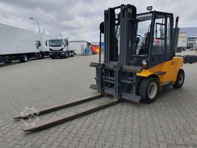 Trukki Jungheinrich DFG 680 / 4.500mm / 2.413h / Zinkenverstellgerät