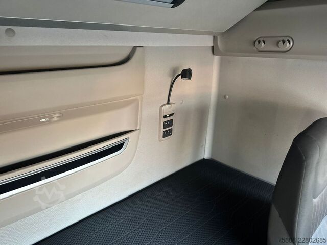 Njësi standarde të tërheqjes DAF XF530 SSC 2Tanks 1275L ACC Standklima Xenon