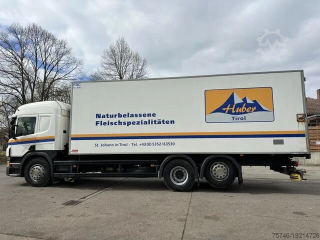 Транспортиране в хладилник/замразено Scania P410 6x2 Fleisch LKW Rohrbahnen Vector 1550