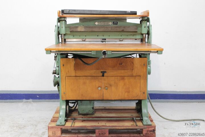 Macchina per perforazione e piegatura W. Kroll Gartenberg K 90