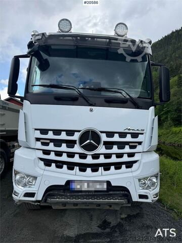 Trukkabíll Mercedes-Benz Arocs 3258 8x4 Tipper Truck – Low Mileage!