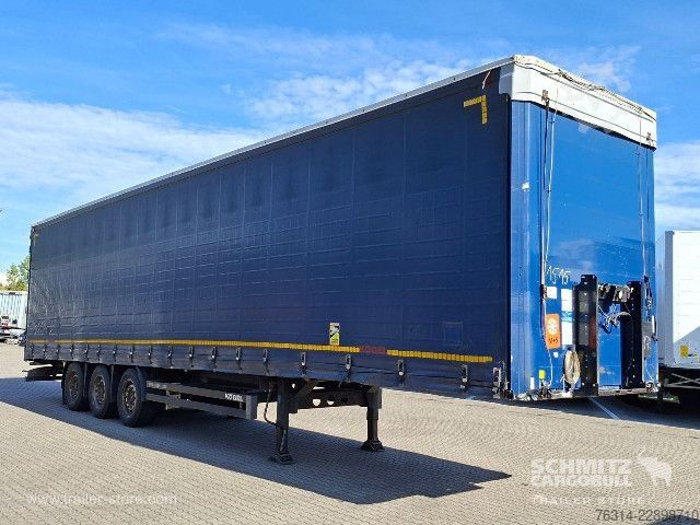 Avoin puoliperävaunu pressulla Kögel Curtainsider Mega