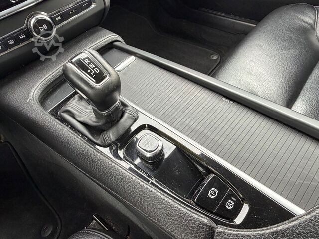 Минибус VOLVO V90 D3 Momentum Leder Klima Navi Automatik Euro6