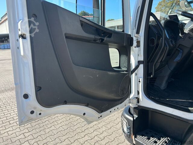 Furgón volquete trilateral IVECO EuroCargo 80-210 / Meiller + Hohe Bordwände