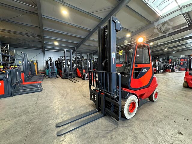 2002 UVV 10/2026 15.752h Linde H 30T