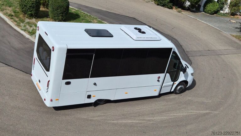 Smábíll MERCEDES-BENZ 30 Sitzer Schul- Transferbus 519 Lagerfahrzeug